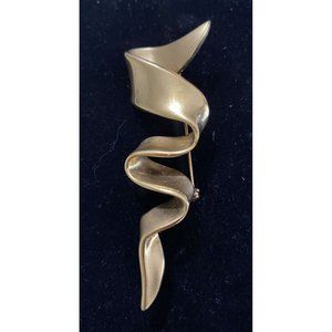Vintage M Jent Gold Tone Brooch Scribble Ribbon Twisted Zig Zag Wave Abstract